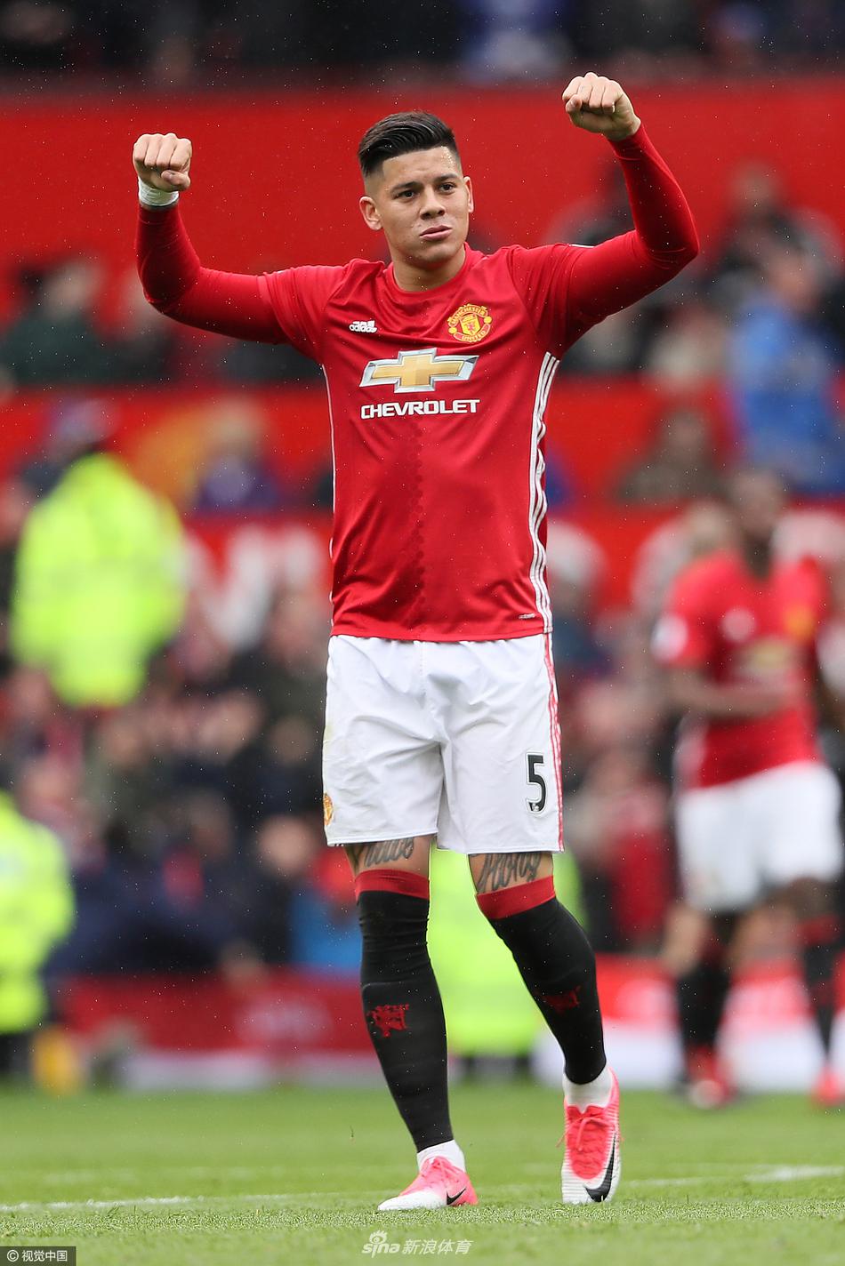 在上海旅游的奇塔迪尼重返海港俱乐部，拜访昔日教练和队友（奇塔迪尼上海行：重返海港俱乐部探望旧帅旧友）