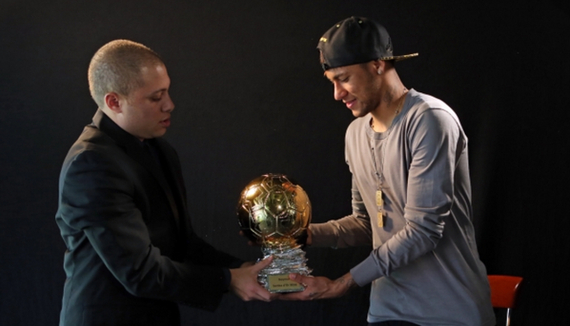 OMG官方：签下中单选手haichao；打野Tianzhen等4人离队（OMG官宣：中单haichao加盟，打野Tianzhen等四人离队）