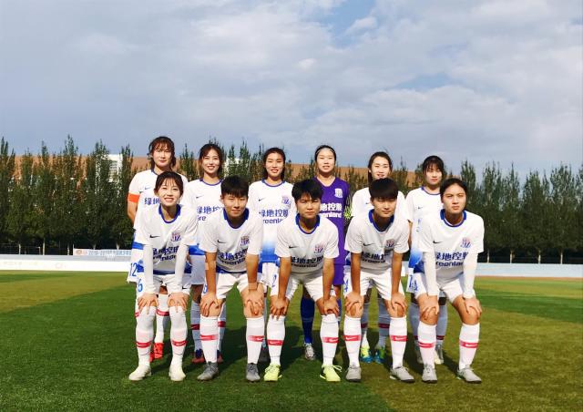 前意甲裁判谈DV9点球被吹：他和防守球员互有拉扯，都不犯规（前意甲名哨评DV9点球被判无效：与后卫相互拉拽，双方动作均不构成犯规）