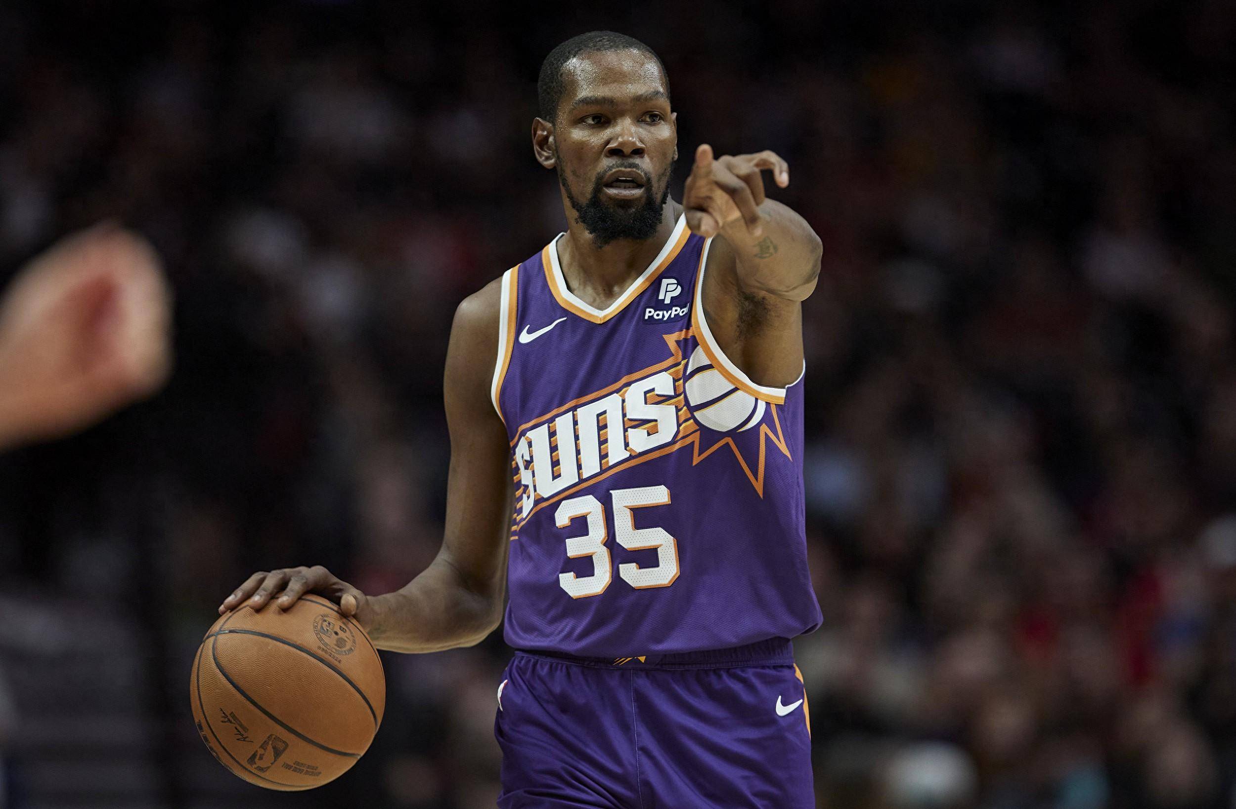 米体：米兰对迈尼昂的年薪报价提高至500万欧，尤文正在关注（米体：米兰为迈尼昂开出500万欧年薪新报价，尤文密切关注）