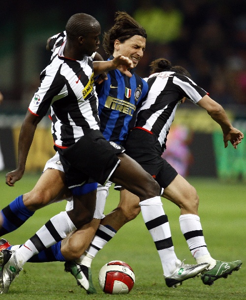 波兰媒体：莱万收到米兰、沙特和美职联报价，米兰愿签约两年（波媒：莱万获米兰、沙特球队和MLS报价，AC米兰愿提供两年合同）