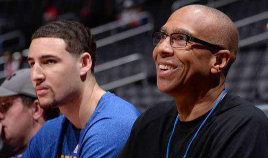 世体：欧洲各大豪门密切关注帕尼切利，有传言称巴萨有意球员（世体：欧洲豪门盯上帕尼切利，传巴萨有意引进）