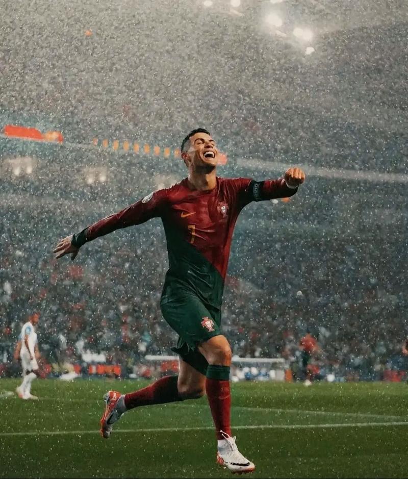 那不勒斯门将罚出时速130公里点球，已成足坛最快点射之一（那不勒斯门将主罚点球时速达130公里，跻身足坛最快点射行列）