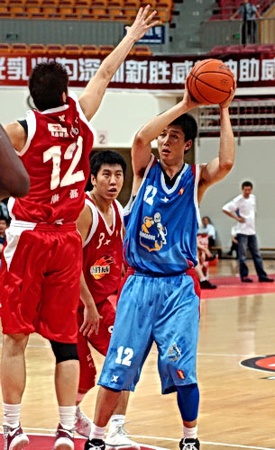 湖人惨败，詹姆斯赛后暗示球权分配有问题，没有打出团队篮球（湖人大败，詹姆斯赛后指球权分配存问题，团队篮球未能打出来）