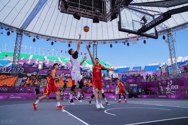 体操名将桑兰现状：瘫痪15年后嫁经纪人，婚后被丈夫和儿子宠上天（桑兰近况：经历15年瘫痪后与经纪人步入婚姻，如今获丈夫与儿子悉心守护）